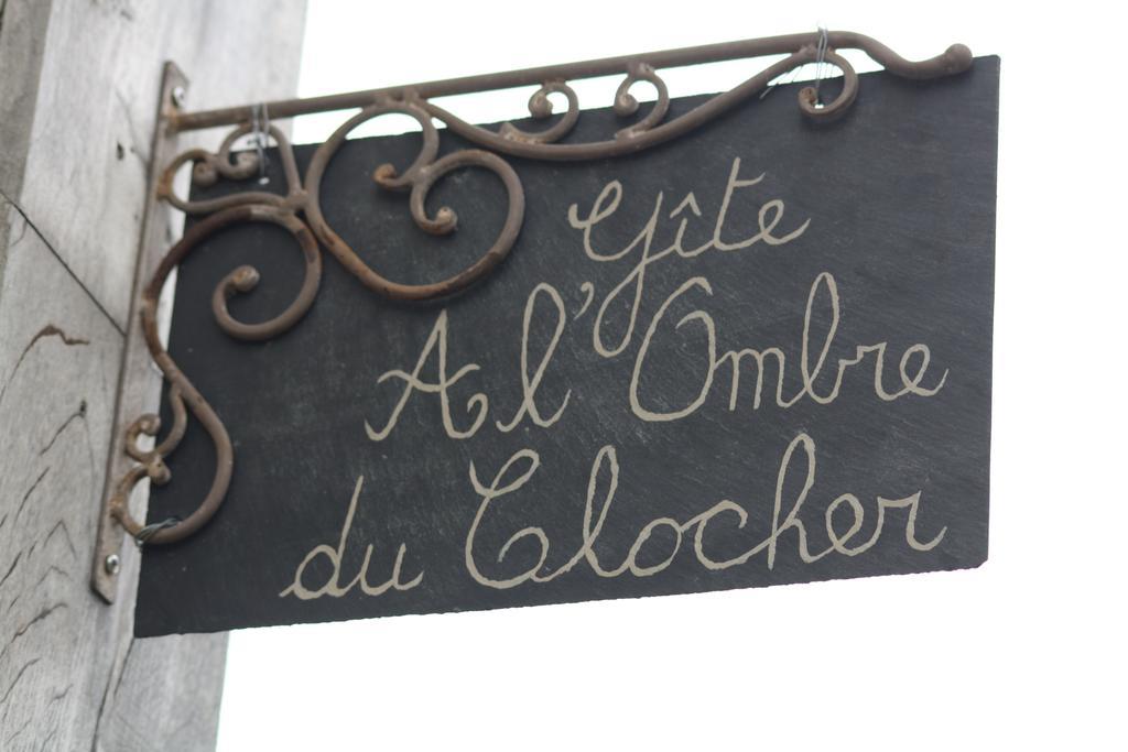 A L'Ombre Du Clocher Montbliart Bagian luar foto